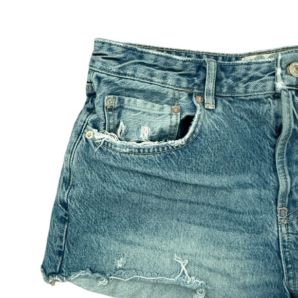 We The Free Classic Distressed Blue Jean Shorts Size 30 - Picture 2 of 8